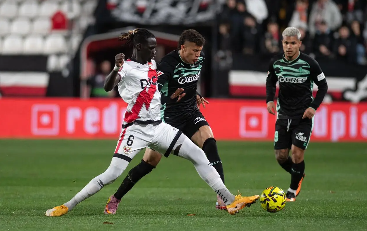 Rayo Vallecano vs Real Betis (03:00 � 16/12) | Xem lại trận đấu