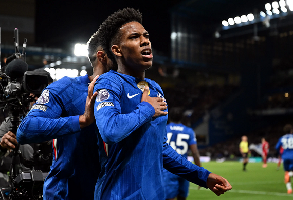 Maresca nói thẳng lý do rút Estevao khỏi sân: Bài học khắc nghiệt ở Elland Road